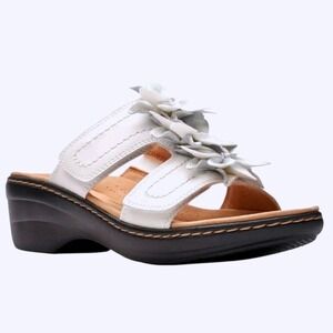 Clarks Merliah Raelyn White Leather Floral Wedge Sandals Women Size 8M